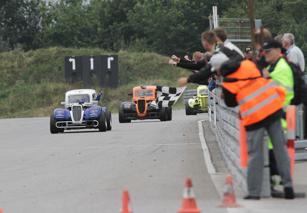 Frederik Nymark vinder årets sidste Legend Cup Løb
(Foto: Motorsporten.dk)